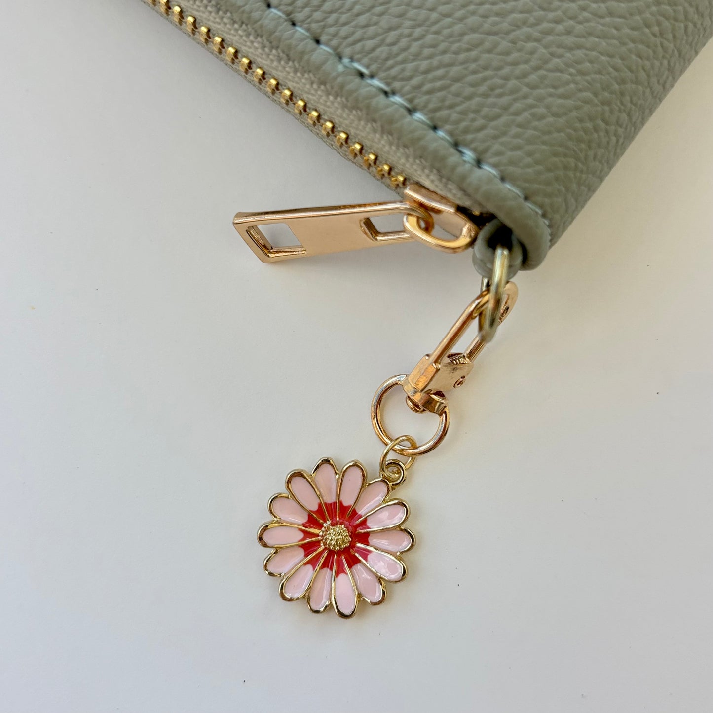 Flower Charm - Pink/Red